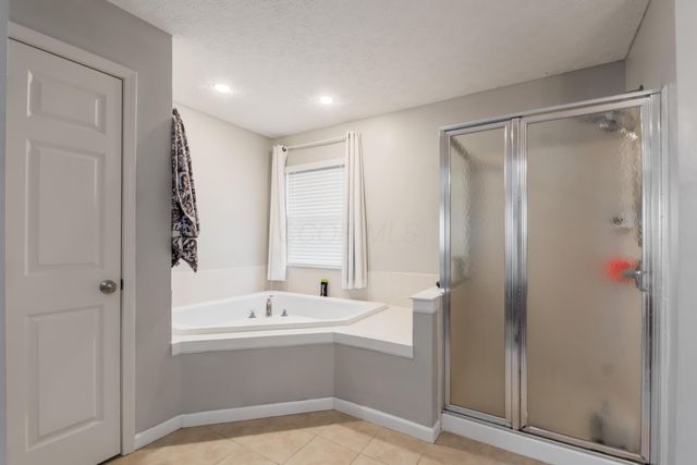 4052 Ponds Edge Street, Grove City, OH 43123