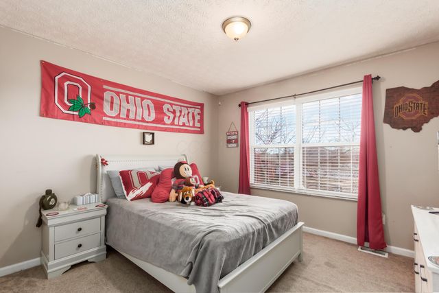 4052 Ponds Edge Street, Grove City, OH 43123