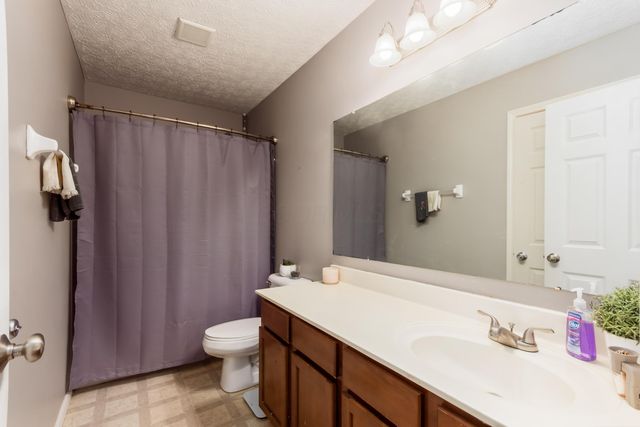 4052 Ponds Edge Street, Grove City, OH 43123