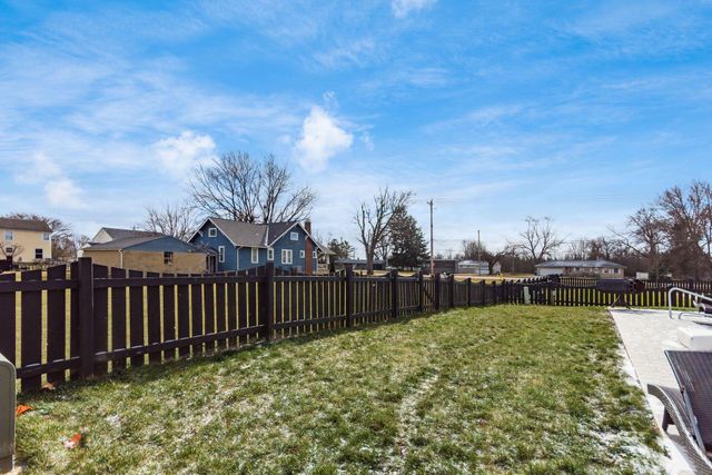 4052 Ponds Edge Street, Grove City, OH 43123