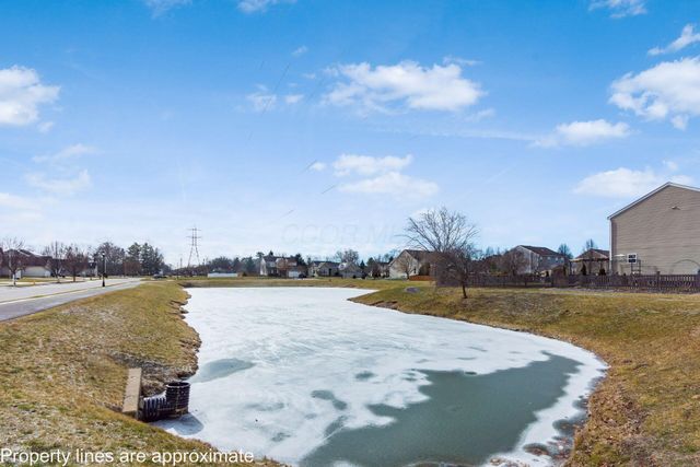 4052 Ponds Edge Street, Grove City, OH 43123