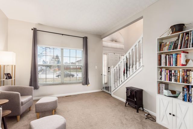 4052 Ponds Edge Street, Grove City, OH 43123