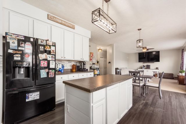 4052 Ponds Edge Street, Grove City, OH 43123