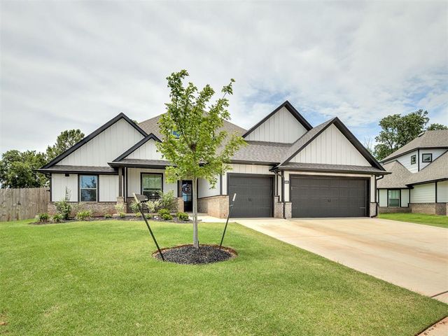 3405 Broadmoore Drive, Moore, OK 73160