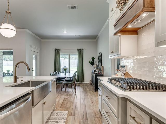 3405 Broadmoore Drive, Moore, OK 73160