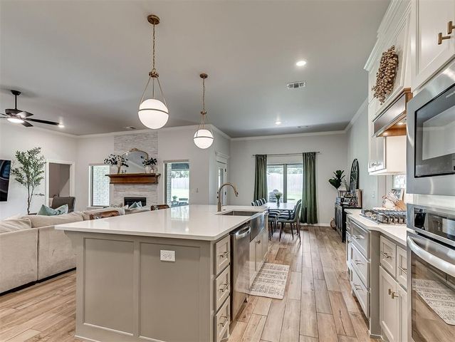 3405 Broadmoore Drive, Moore, OK 73160