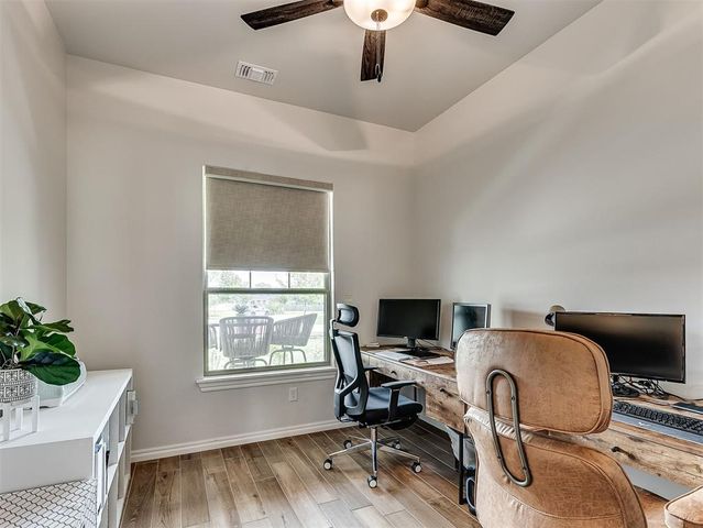3405 Broadmoore Drive, Moore, OK 73160