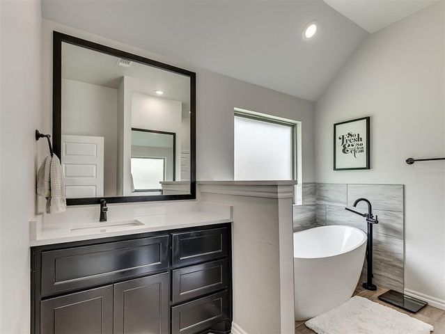 3405 Broadmoore Drive, Moore, OK 73160