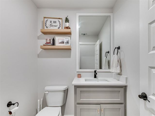 3405 Broadmoore Drive, Moore, OK 73160