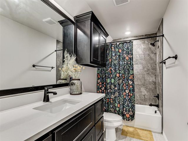 3405 Broadmoore Drive, Moore, OK 73160