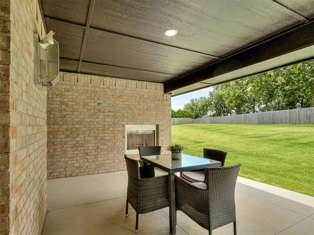 3405 Broadmoore Drive, Moore, OK 73160