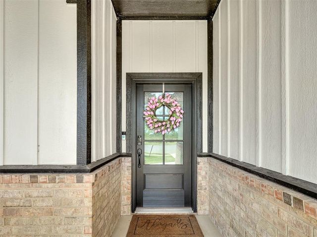3405 Broadmoore Drive, Moore, OK 73160