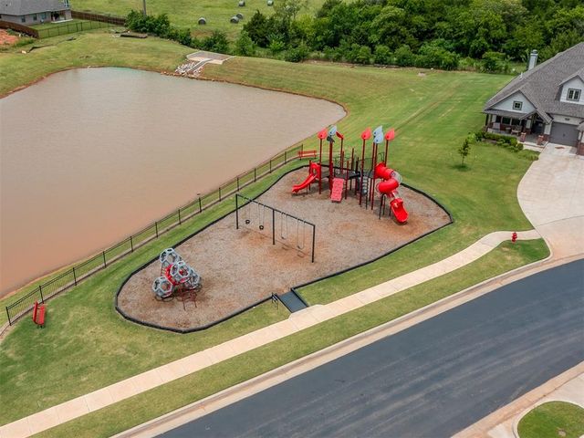 3405 Broadmoore Drive, Moore, OK 73160