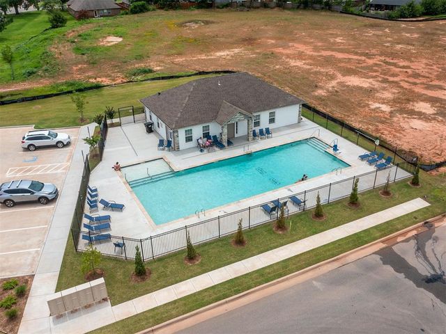3405 Broadmoore Drive, Moore, OK 73160