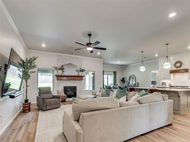 3405 Broadmoore Drive, Moore, OK 73160