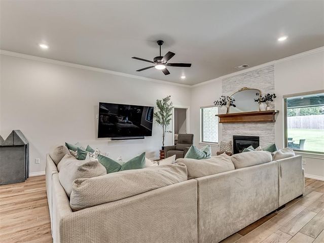 3405 Broadmoore Drive, Moore, OK 73160