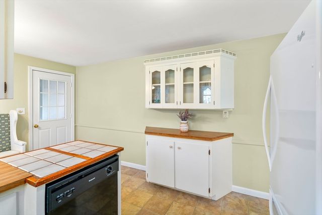 483 S Main St, Sharon, MA 02067