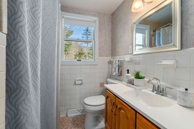 483 S Main St, Sharon, MA 02067