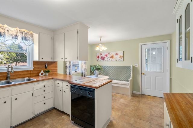 483 S Main St, Sharon, MA 02067