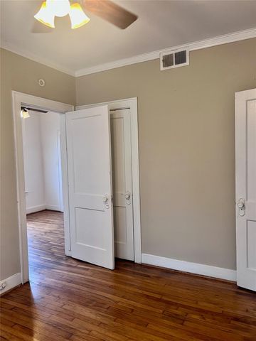 320 W Polk Street 2, Houston, TX 77019