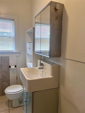 320 W Polk Street 2, Houston, TX 77019