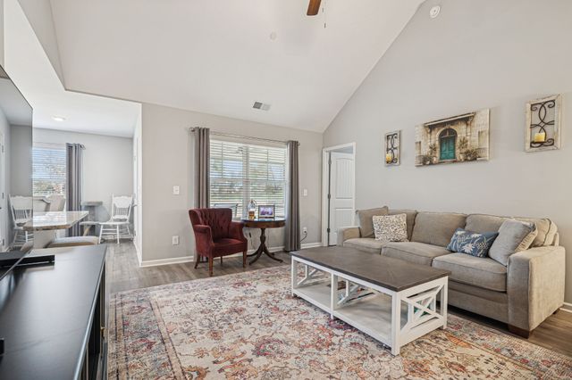 1166 Amber Hills Dr, Ashland City, TN 37015