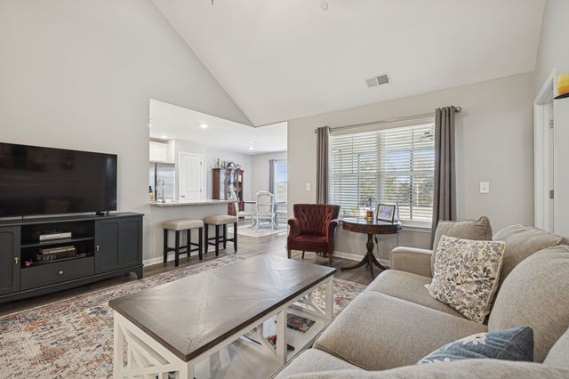 1166 Amber Hills Dr, Ashland City, TN 37015