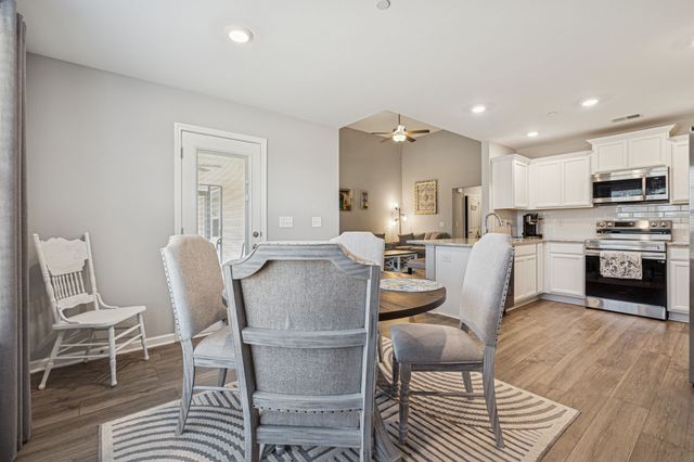 1166 Amber Hills Dr, Ashland City, TN 37015