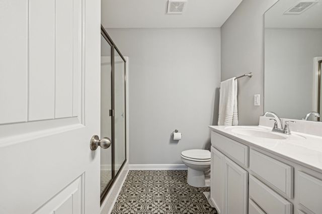 1166 Amber Hills Dr, Ashland City, TN 37015