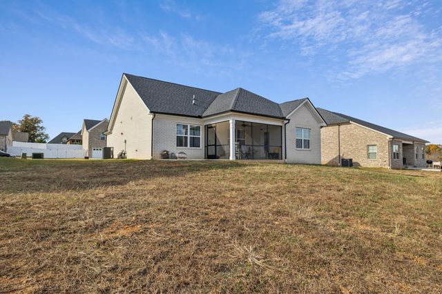 1166 Amber Hills Dr, Ashland City, TN 37015