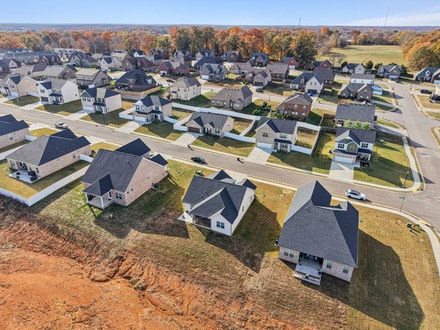 1166 Amber Hills Dr, Ashland City, TN 37015