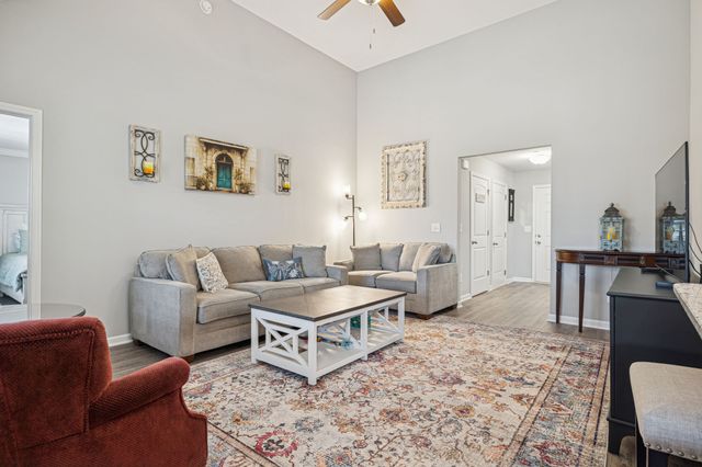 1166 Amber Hills Dr, Ashland City, TN 37015