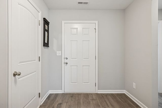 1166 Amber Hills Dr, Ashland City, TN 37015