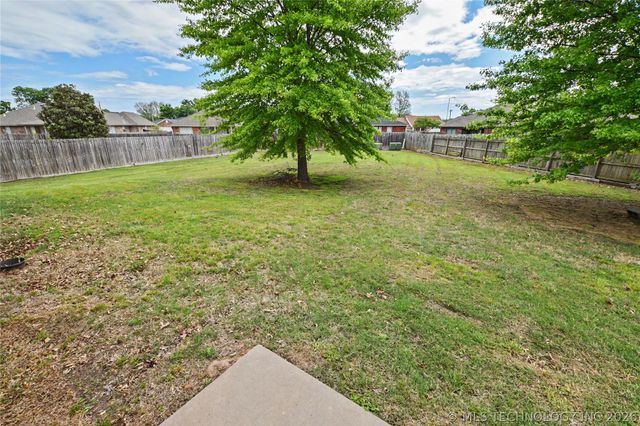 3885 Lexington Avenue, Tahlequah, OK 74464