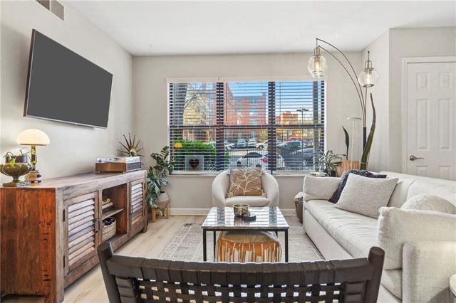 425 W 9th Street 103, Kansas City, MO 64105