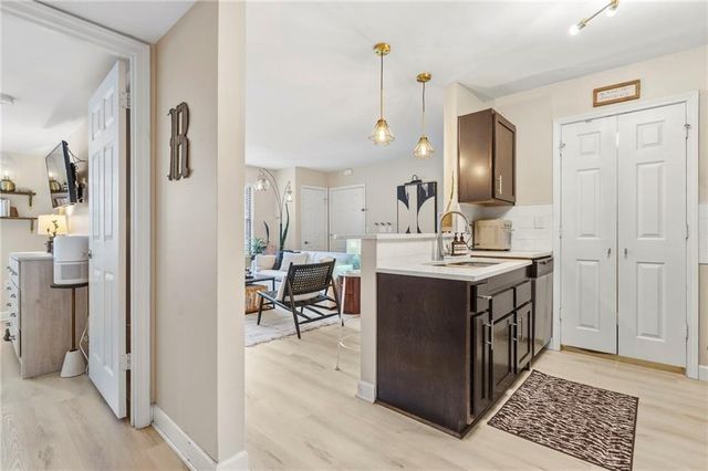 425 W 9th Street 103, Kansas City, MO 64105