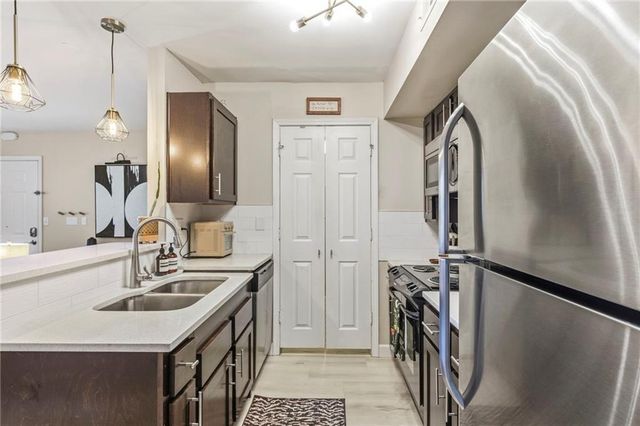 425 W 9th Street 103, Kansas City, MO 64105