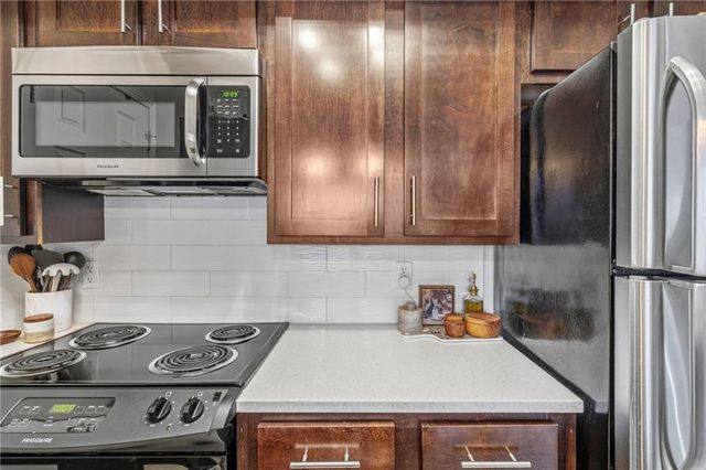 425 W 9th Street 103, Kansas City, MO 64105