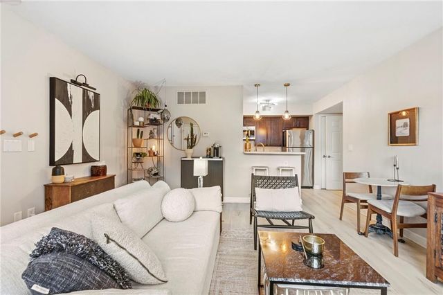 425 W 9th Street 103, Kansas City, MO 64105