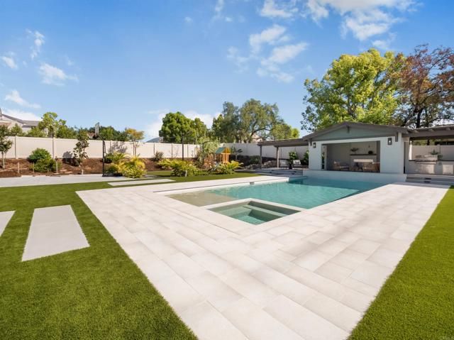 17945 Saint Andrews Drive, Poway, CA 92064