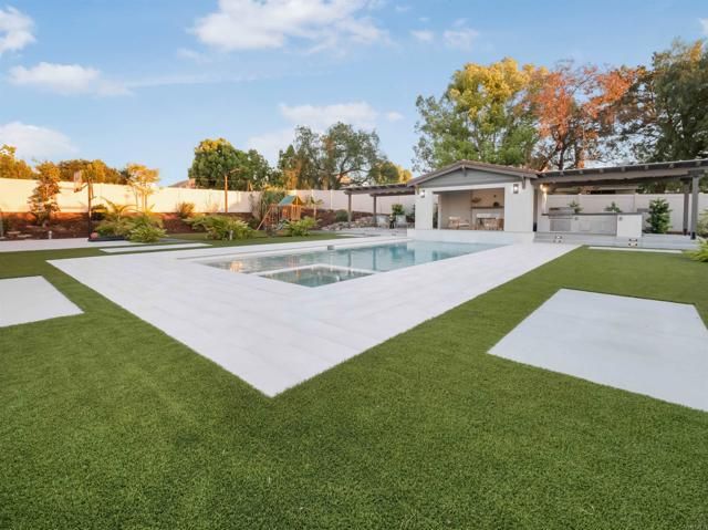 17945 Saint Andrews Drive, Poway, CA 92064