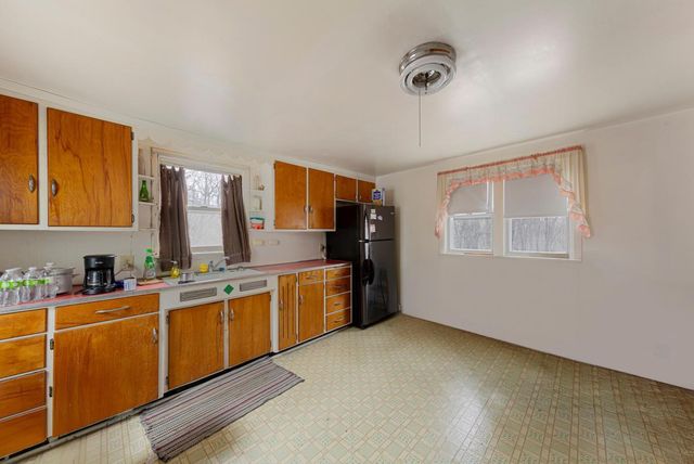 122 13th Street NE, Faribault, MN 55021