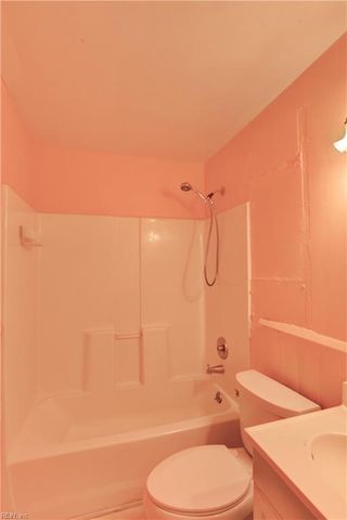704 James DR, Newport News, VA 23605