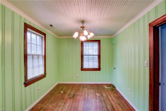 704 James DR, Newport News, VA 23605