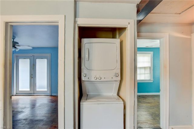 704 James DR, Newport News, VA 23605