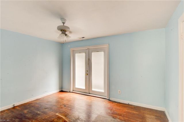 704 James DR, Newport News, VA 23605