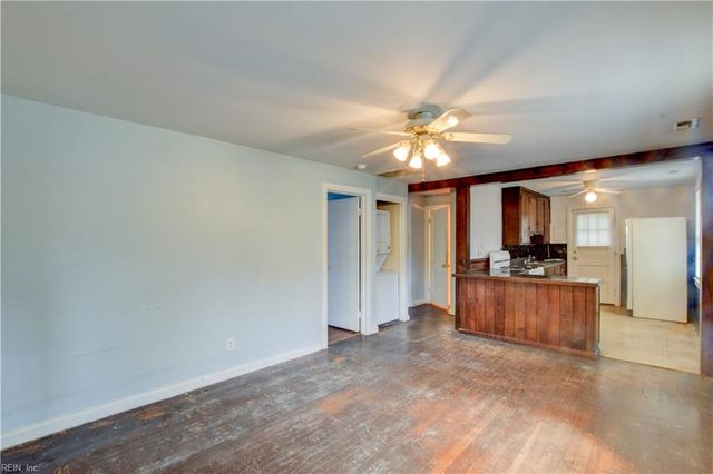 704 James DR, Newport News, VA 23605