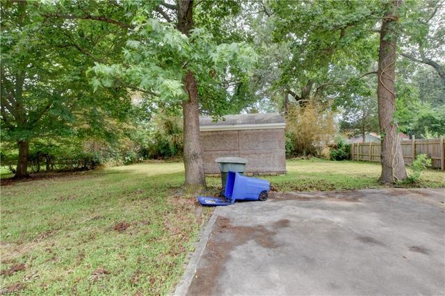 704 James DR, Newport News, VA 23605