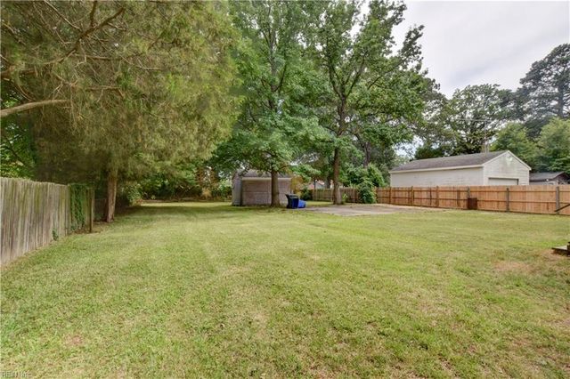 704 James DR, Newport News, VA 23605