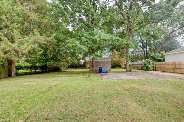 704 James DR, Newport News, VA 23605